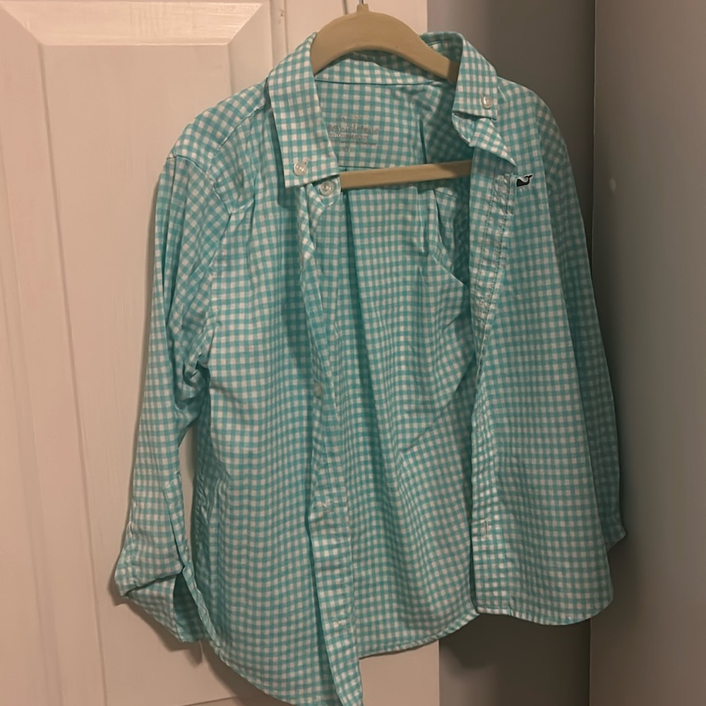 Vineyard Vines Performance button down. 4T
